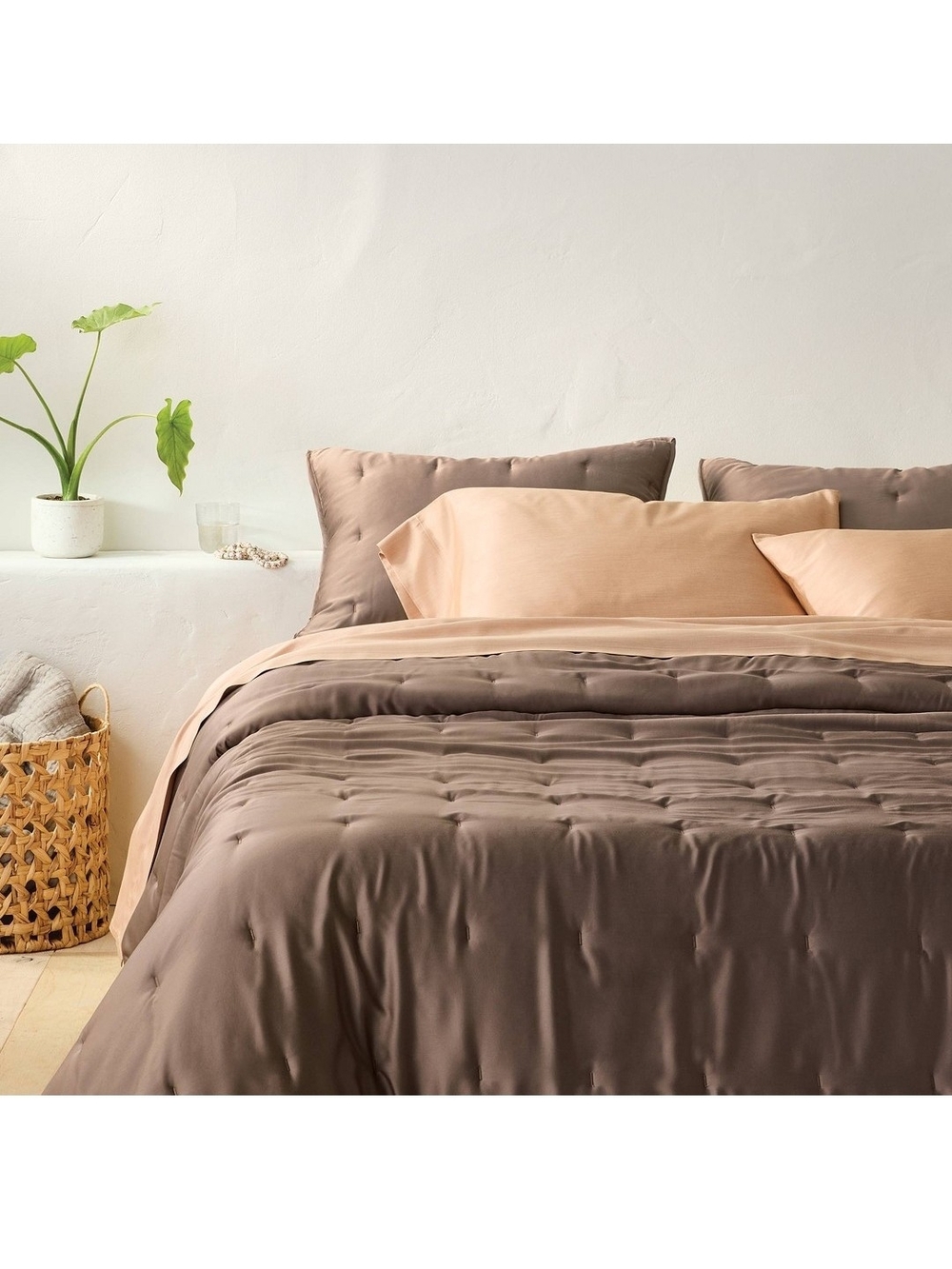Casaluna Rayon From Bamboo Fig Brown King Quilt Comforter